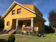 Chalet Individual Amplio Con 400 M2 Jardín 