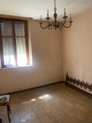 Casa Con Local Y Piso En Trobajo Del Camino 