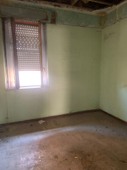 Casa Con Local Y Piso En Trobajo Del Camino 